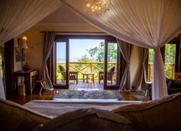 Escarpment Luxury Lodge | Sassabi Expeditions